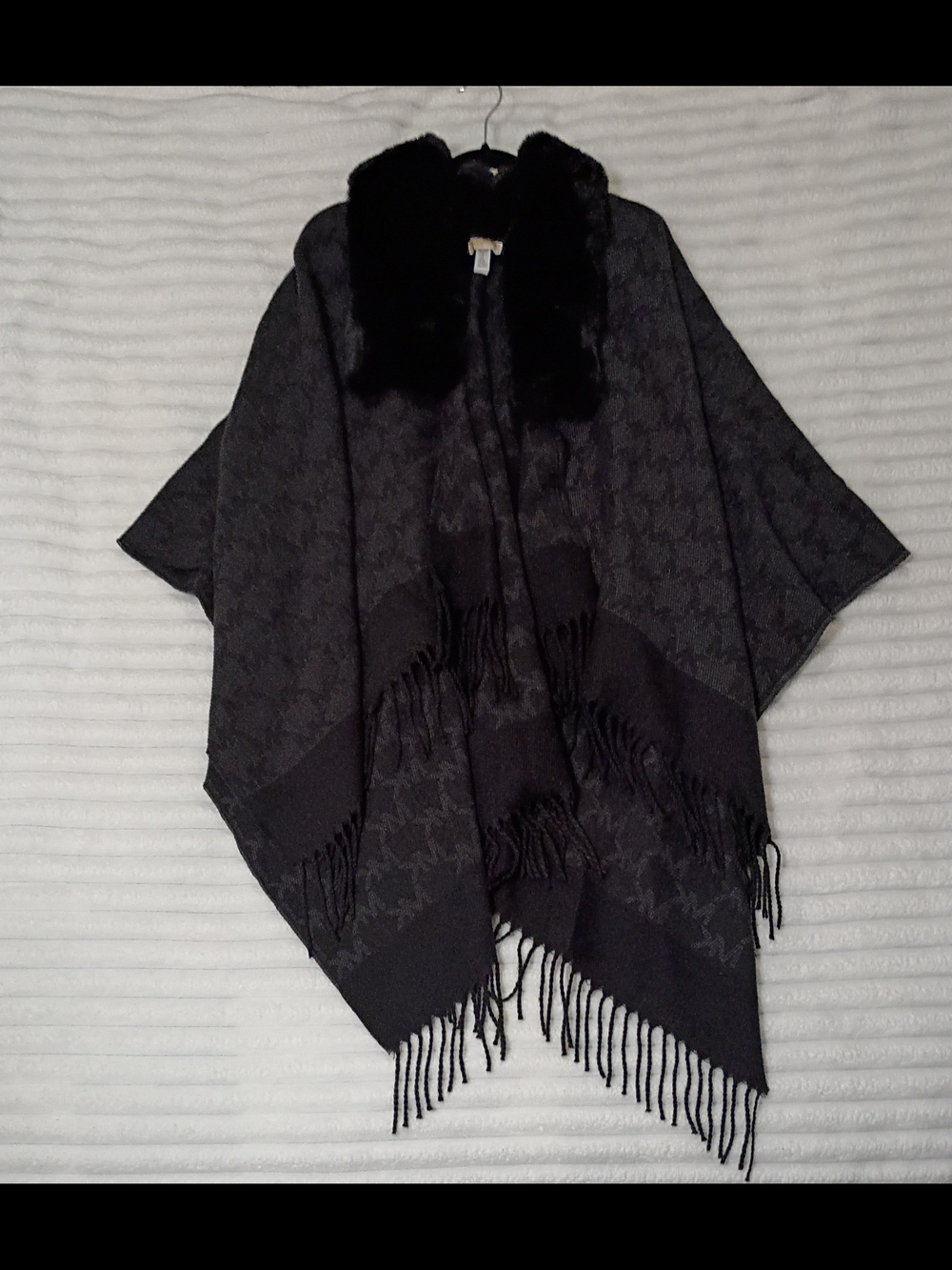 MICHAEL Michael Kors Black Faux Fur Shawl Collar with Tag